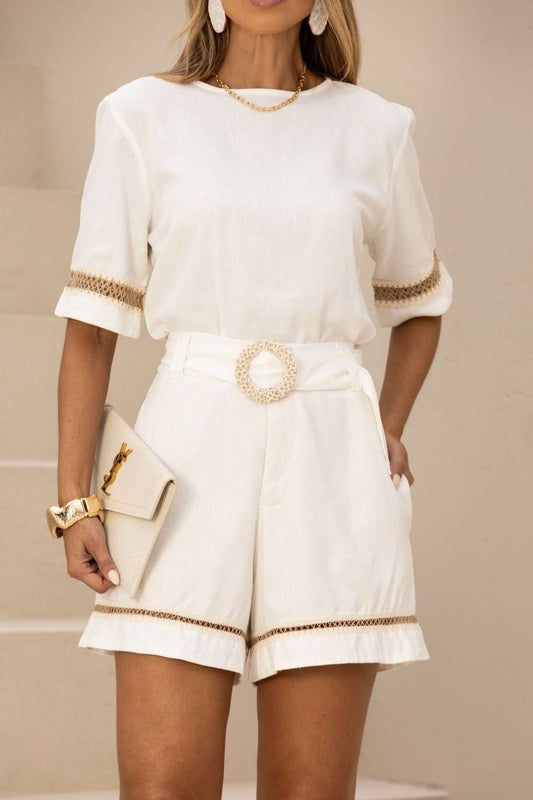 Short De Linho Com Entremeio Natural Off White Frysaide