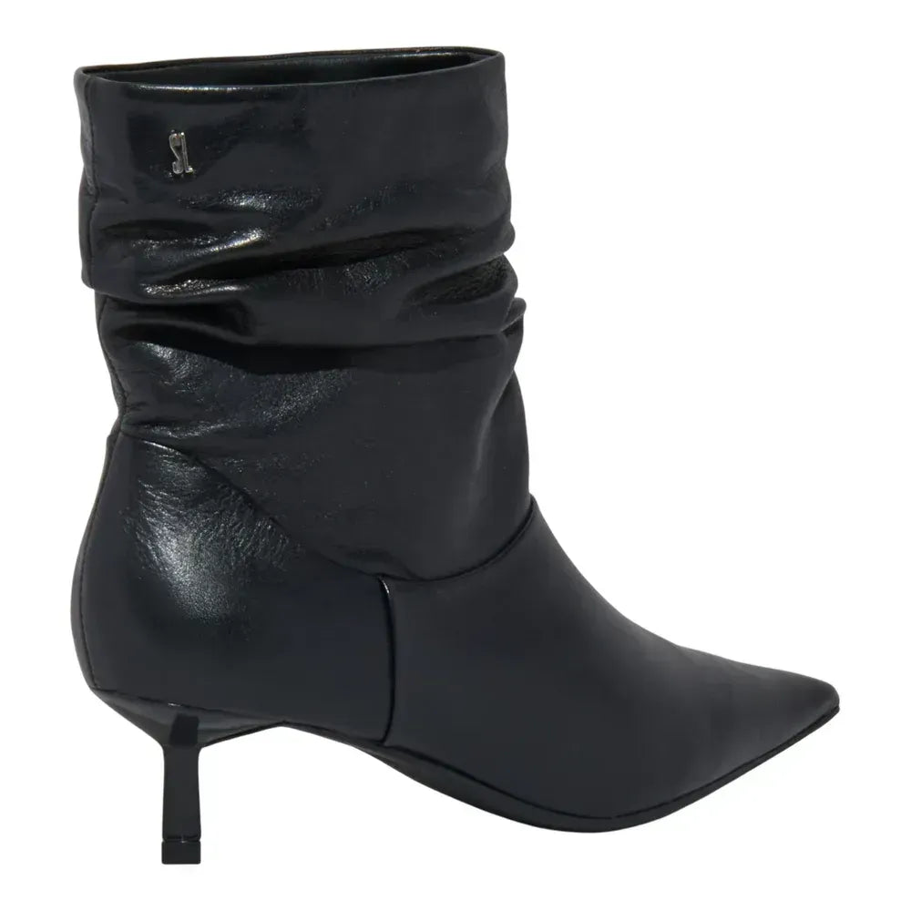 Bota Santa Lolla Preta Couro Slouch Salto Fino