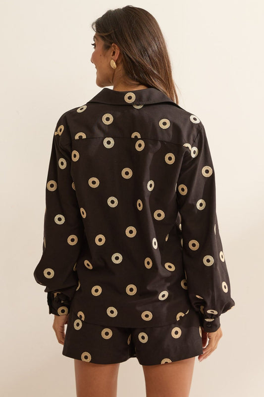 Camisa Flo Maria Preta Bordado Poá