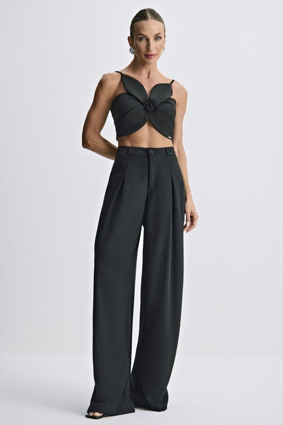 Cropped Preto Flor Meia Loka