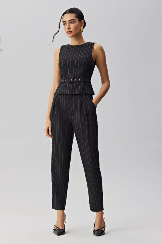 Regata Meia Loka Preta Risca De Giz Com Cinto