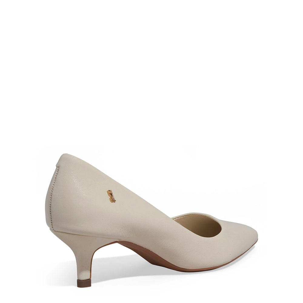 Scarpin Santa Lolla Off White Salto Médio Bico Fino