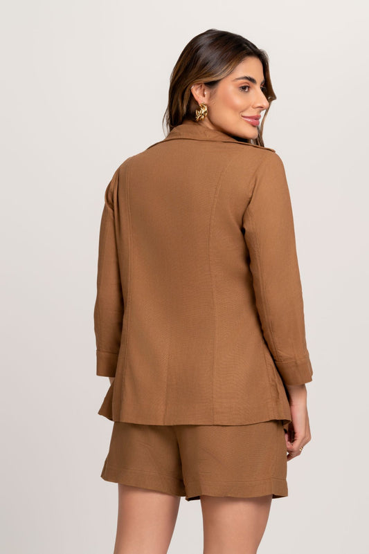 Short De Linho Yara Com Pregas Marrom Frysaide