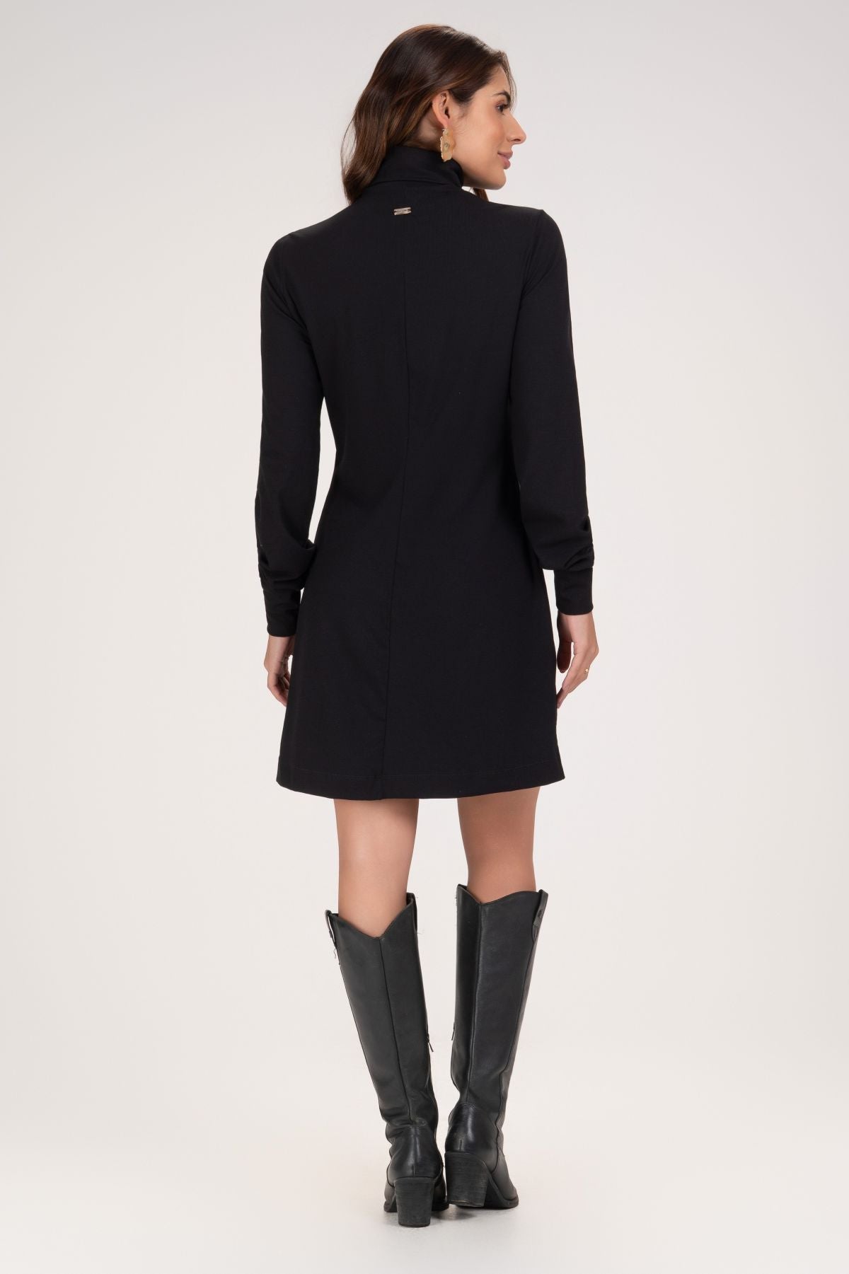 Vestido Frysaide Preto Tricô Gola Alta Curto