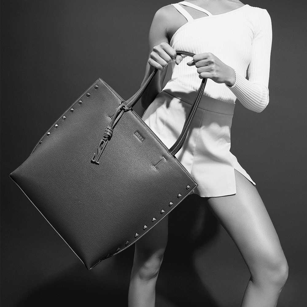 Bolsa Shopper Santa Lolla Preta Tachas Alça De Ombro