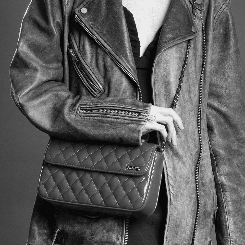 Bolsa Transversal Santa Lolla Caramelo Alça Corrente