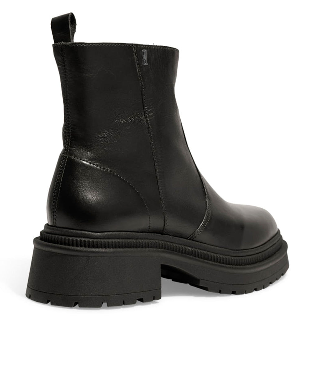 Coturno Santa Lolla Preta Tratorado