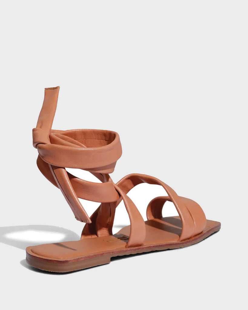 Rasteira Santa Lolla Caramelo Couro Amarração