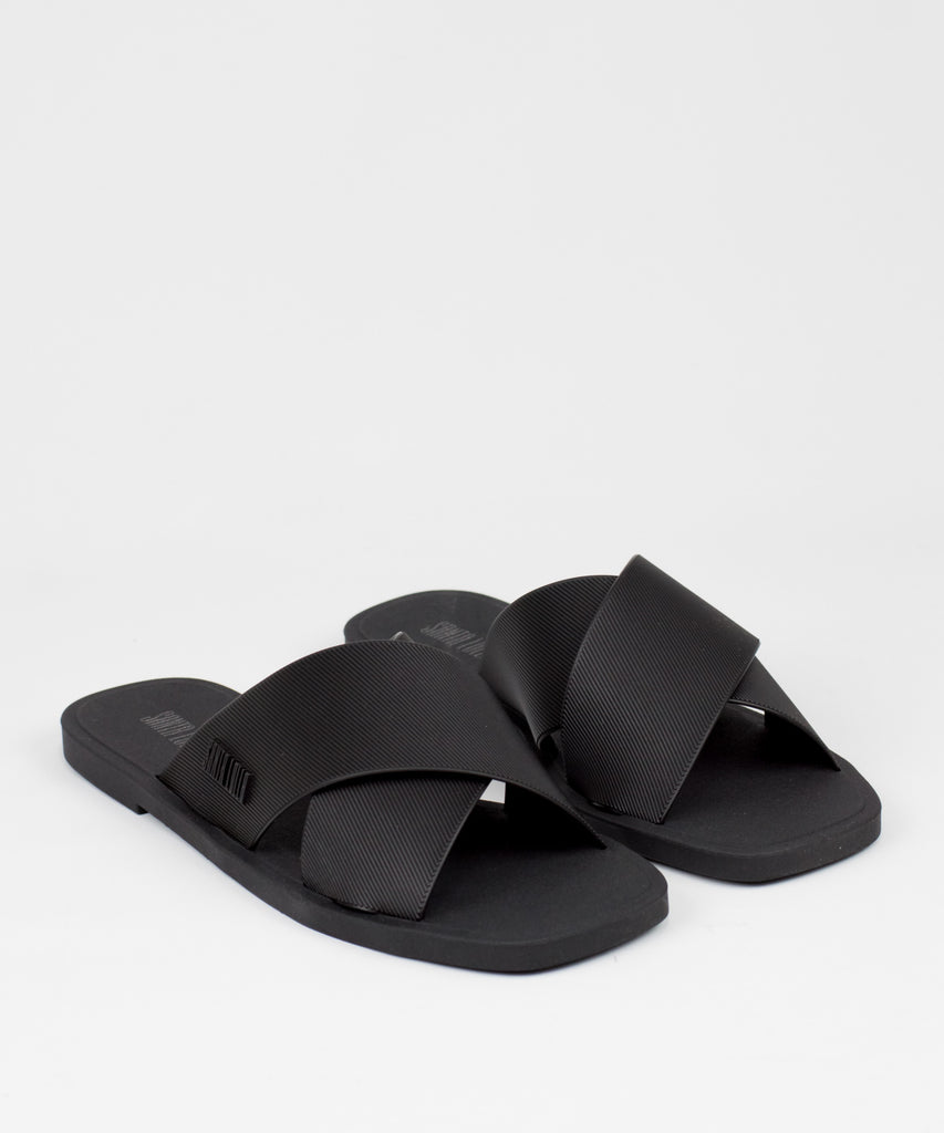 Rasteira Santa Lolla Preta Borracha Tiras Cruzadas - 058A.35C0.0016.0001