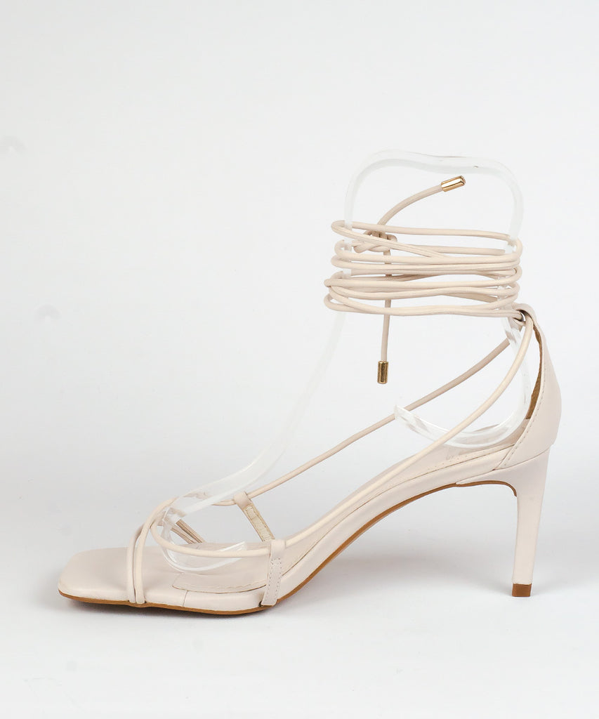 Sandália Degalls Off White Salto Fino Amarração