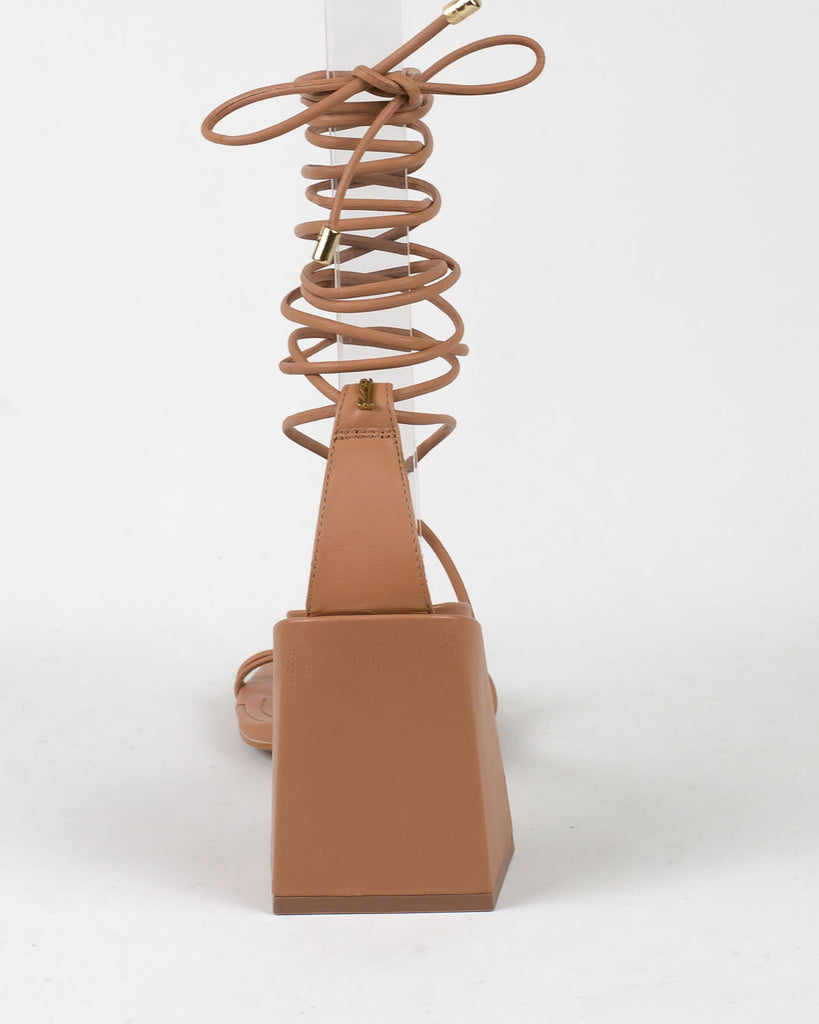 Sandália Santa Lolla Tan Couro Amarração Tiras Salto Grosso