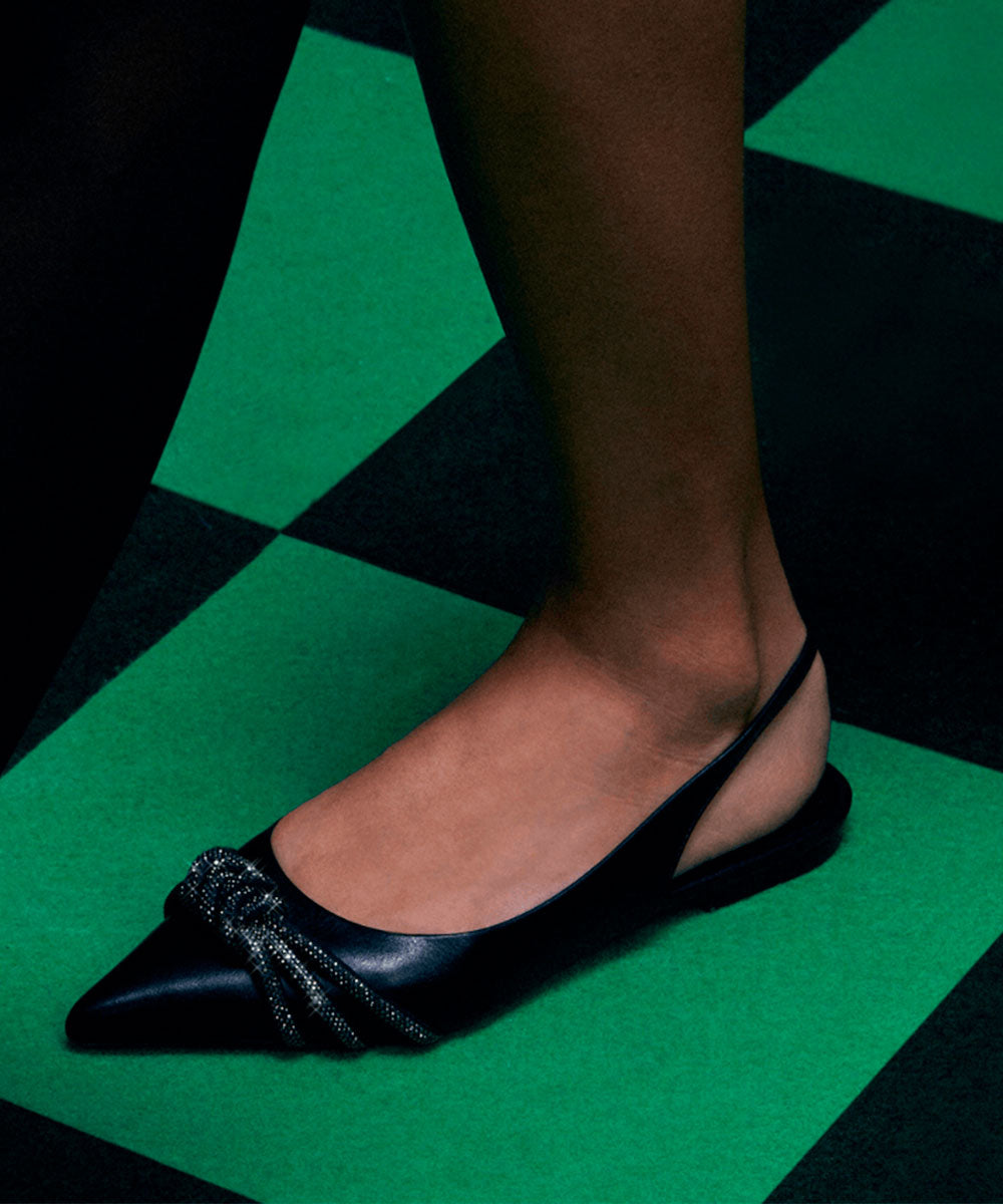 Sapatilha Santa Lolla Preta Nó Strass Bico Fino