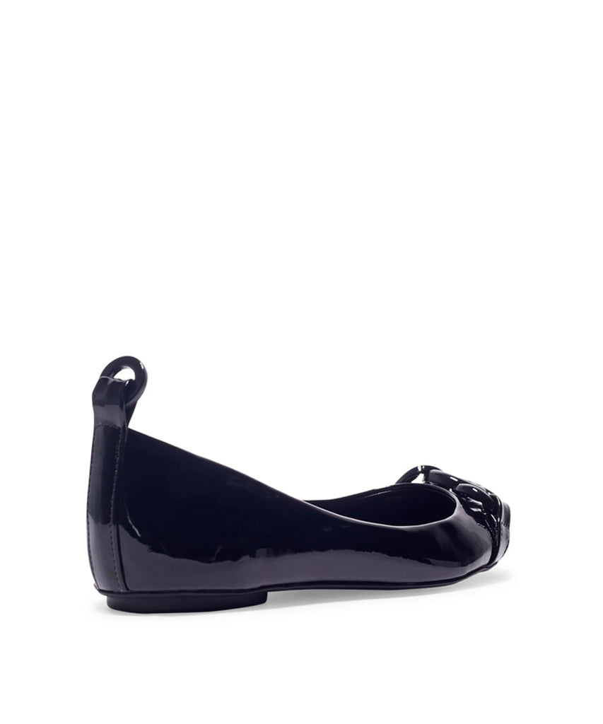 Sapatilha Santa Lolla Preta Verniz Correntes Bico Redondo