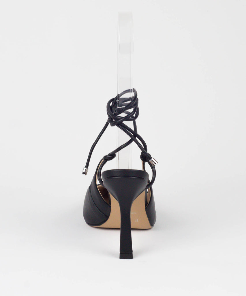 Scarpin Lia Line Preto Bico Fino Amarração - 2013.70384