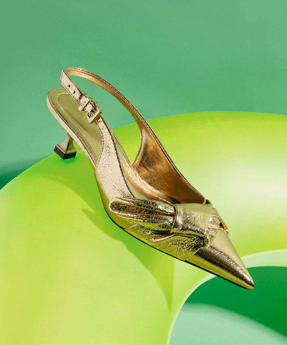 Scarpin Santa Lolla Dourado Metalizado Slingback