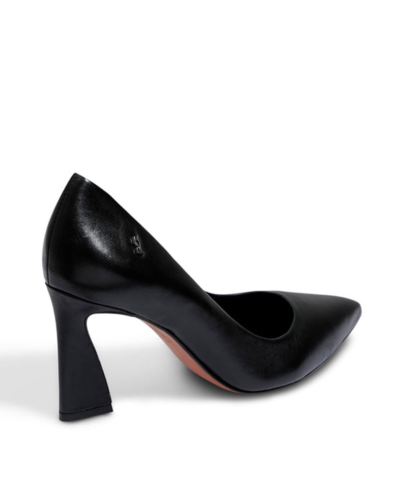 Scarpin Santa Lolla Preto Couro Salto Médio Invertido