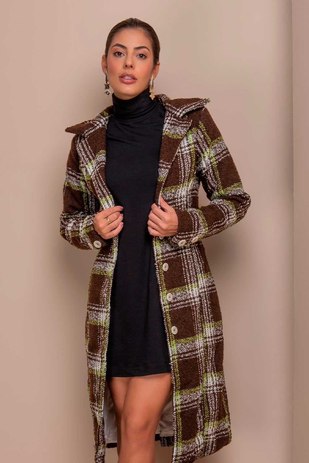 Vestido Curto Gola Alta Preto Frysaide