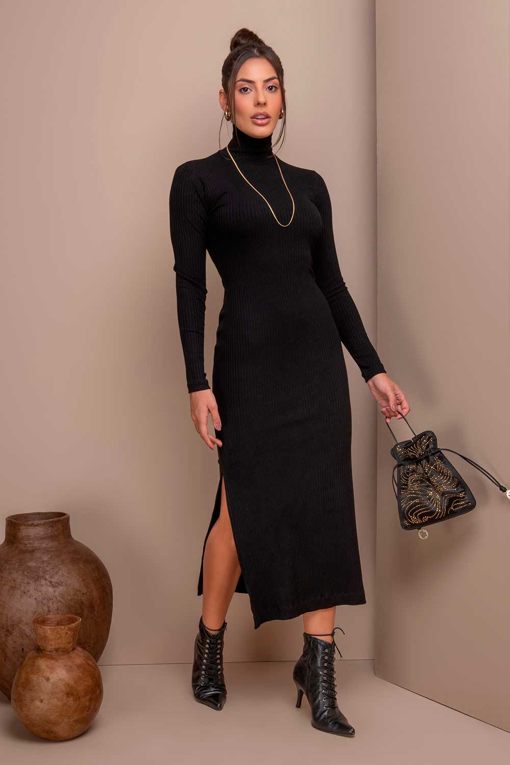 Vestido Longuete Preto Gola Alta Frysaide