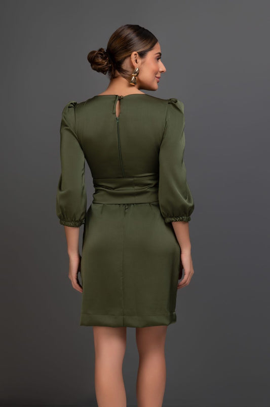 Vestido Verde Acetinado Com Decote De Alfaiataria Frysaide