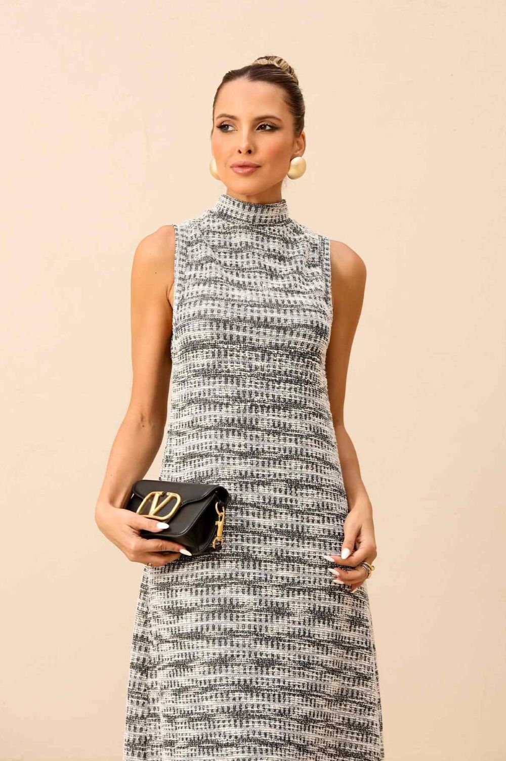 Vestido Longuete Tweed Preto E Prata Gola Alta Frysaide