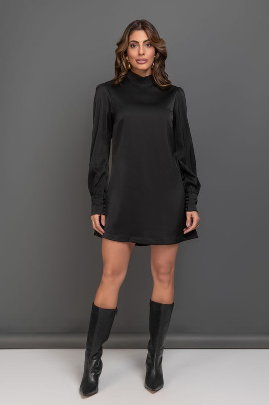 Vestido Preto Curto Frysaide Em Cetim Com Gola Alta