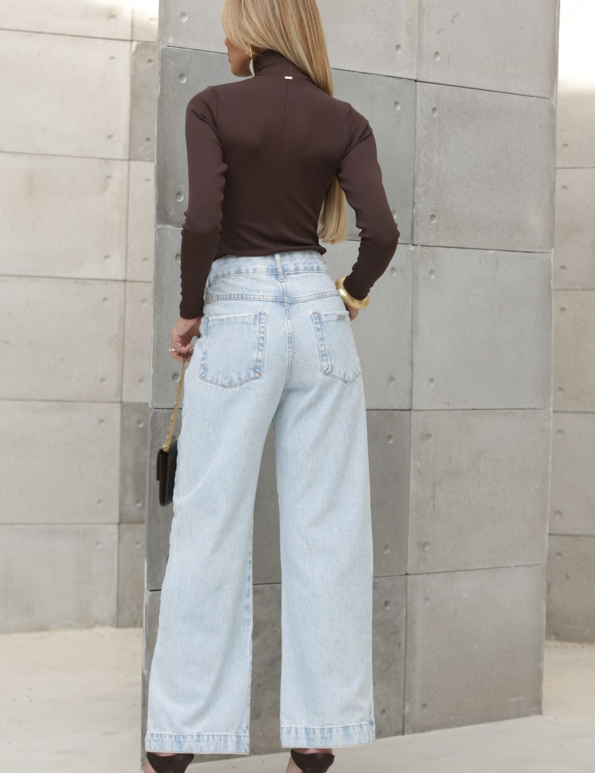 Blusa Cacharrel Frysaide Marrom Canelada Gola Alta