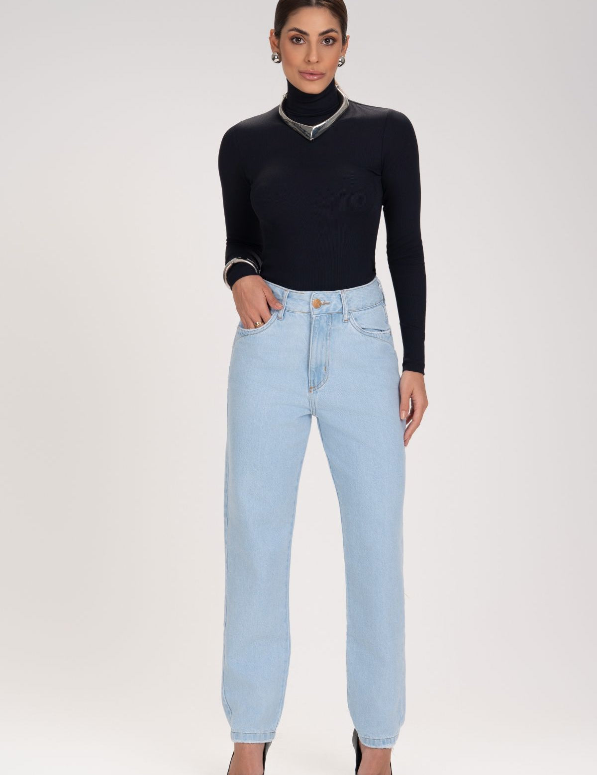 Blusa Cacharrel Frysaide Preta Canelada Ajustada