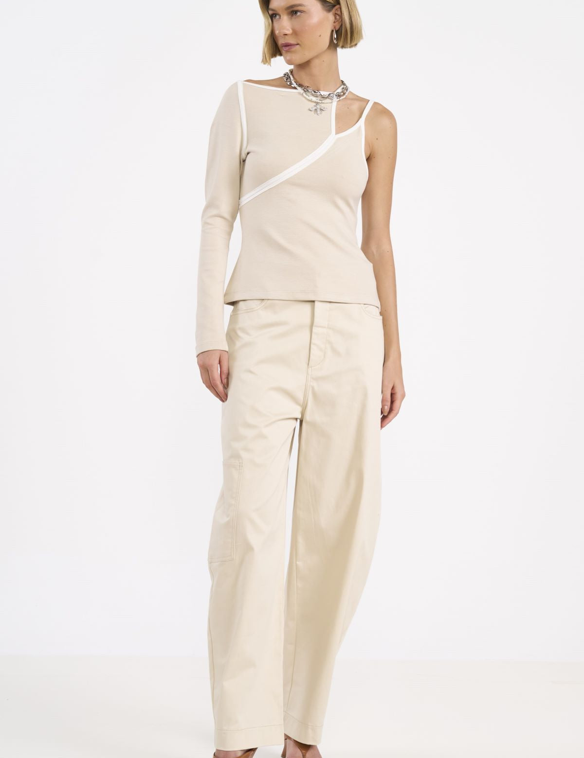 Blusa Colcci Taupe Um Ombro Viés Contrastante