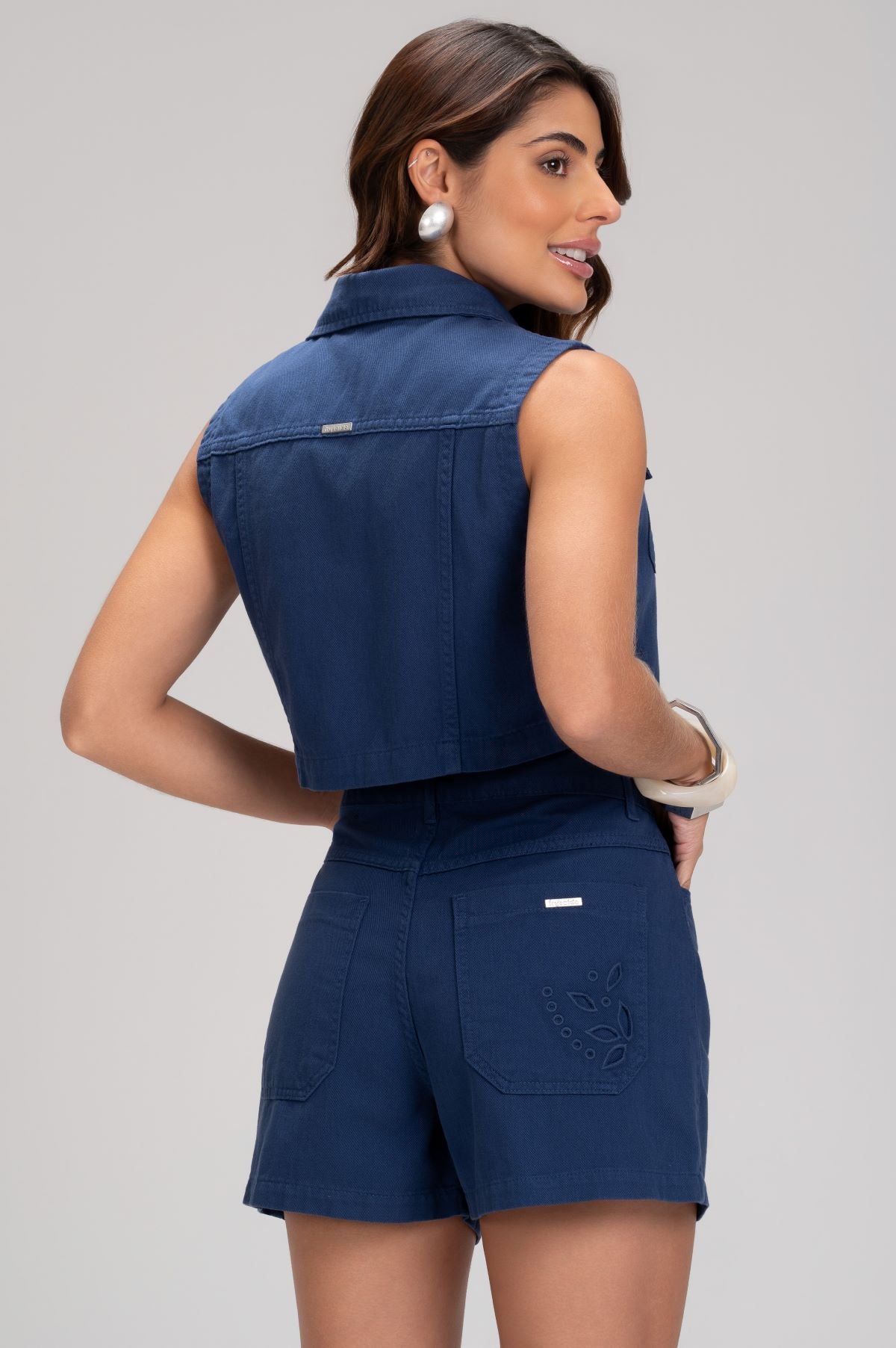 Blusa Cropped Frysaide Azul Gola E Botões