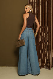 Blusa Cropped Frysaide Marrom Gola Alta Recorte Metal