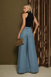 Blusa Cropped Frysaide Preta Gola Alta Recortes