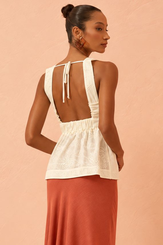Blusa Flo Maria Off White Laise Costas Abertas