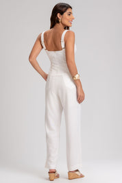 Blusa Frysaide Off White Linho Ilhós Decote Coração