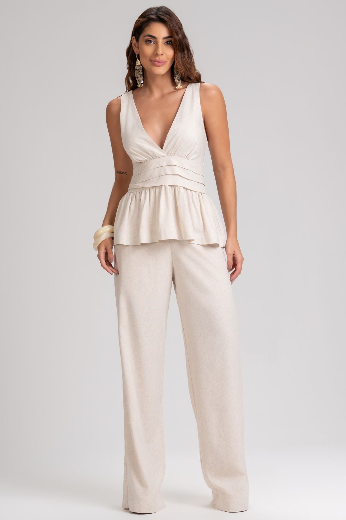 Blusa Frysaide Off White Linho Peplum Decote V