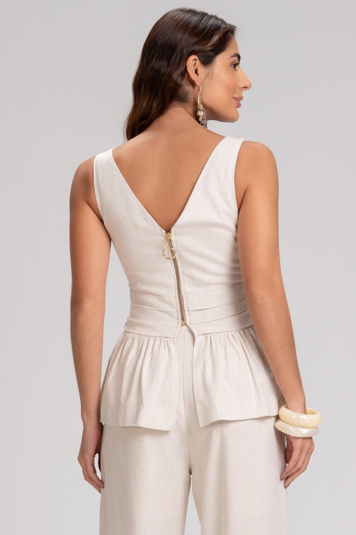 Blusa Frysaide Off White Linho Peplum Decote V