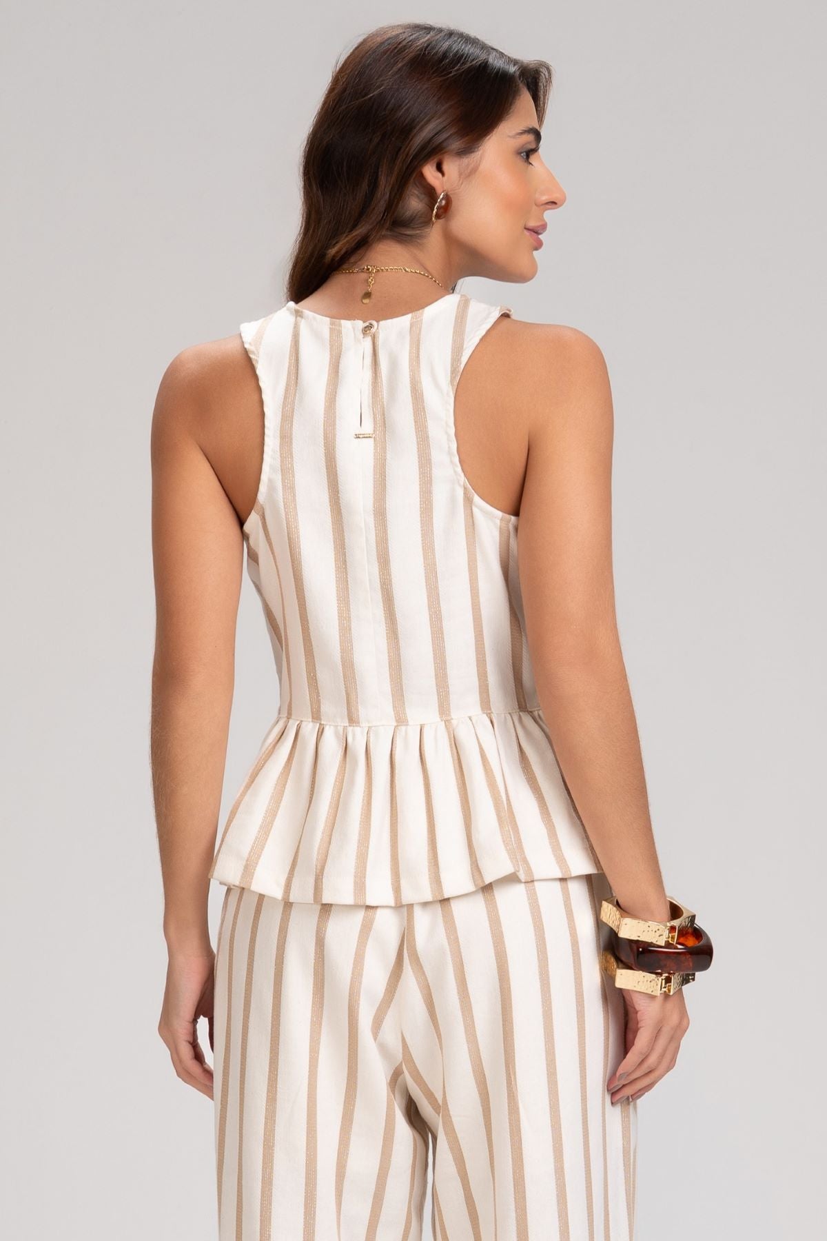 Blusa Frysaide Off White Peplum Listrada Metalizada