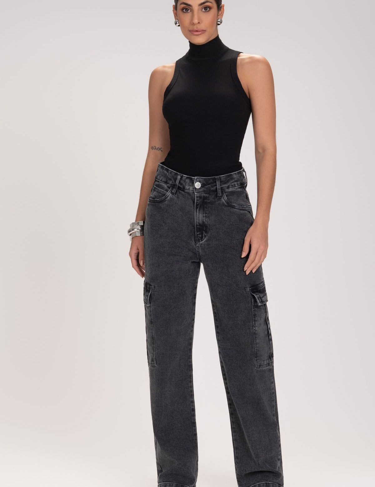 Blusa Frysaide Preta Tricô Gola Alta