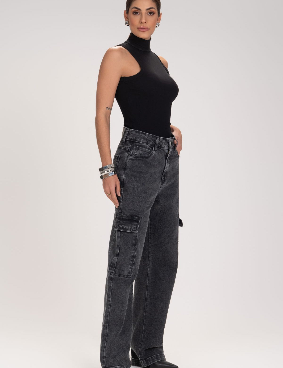 Blusa Frysaide Preta Tricô Gola Alta