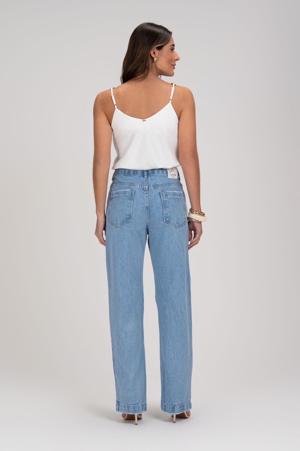 Blusa Linho Off White Com Acrílico Nas Alças Frysaide