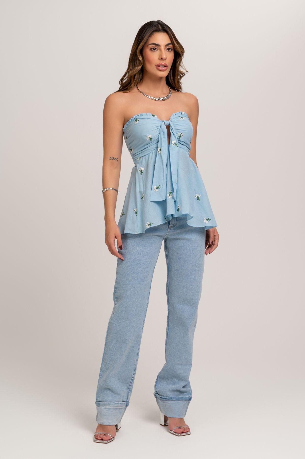 Blusa Voil Bordada Com Decote De Amarrar Azul Frysaide 