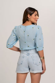Blusa Voil Bordado Com Amarração No Decote Azul Frysaide