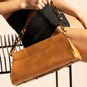 Bolsa Baguete Santa Lolla Caramelo Alça Fivelas