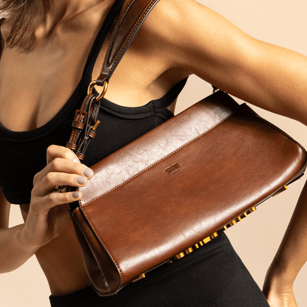 Bolsa Baguete Santa Lolla Marrom Couro Alça Curta