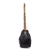 Bolsa Baguete Santa Lolla Preta Alça Corrente Dourada