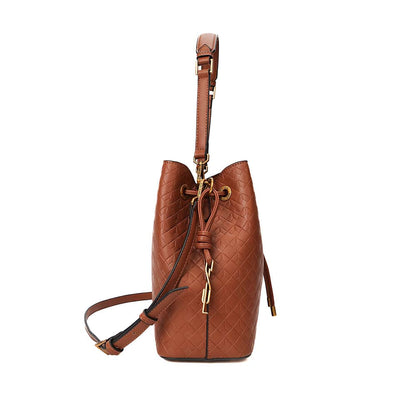 Bolsa Saco Santa Lolla Marrom Relevo Geométrico Alça Dupla