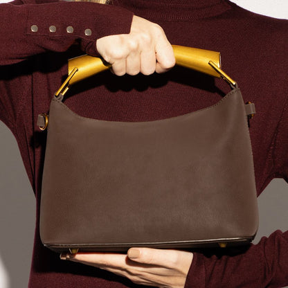 Bolsa Transversal Santa Lolla Marrom Nobuck Alça Dourada