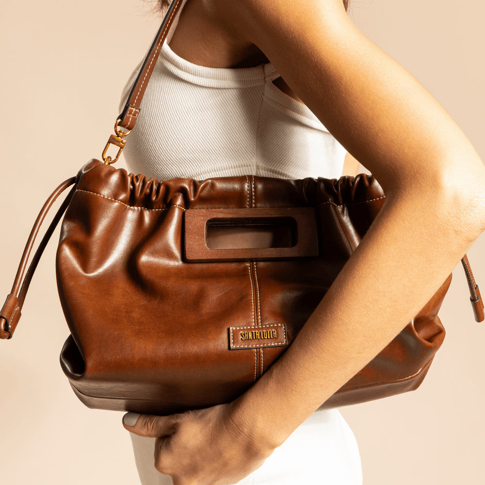 Bolsa Transversal Santa Lolla Marrom Topo Franzido