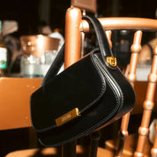 Bolsa Transversal Santa Lolla Preta Corrente Dourada