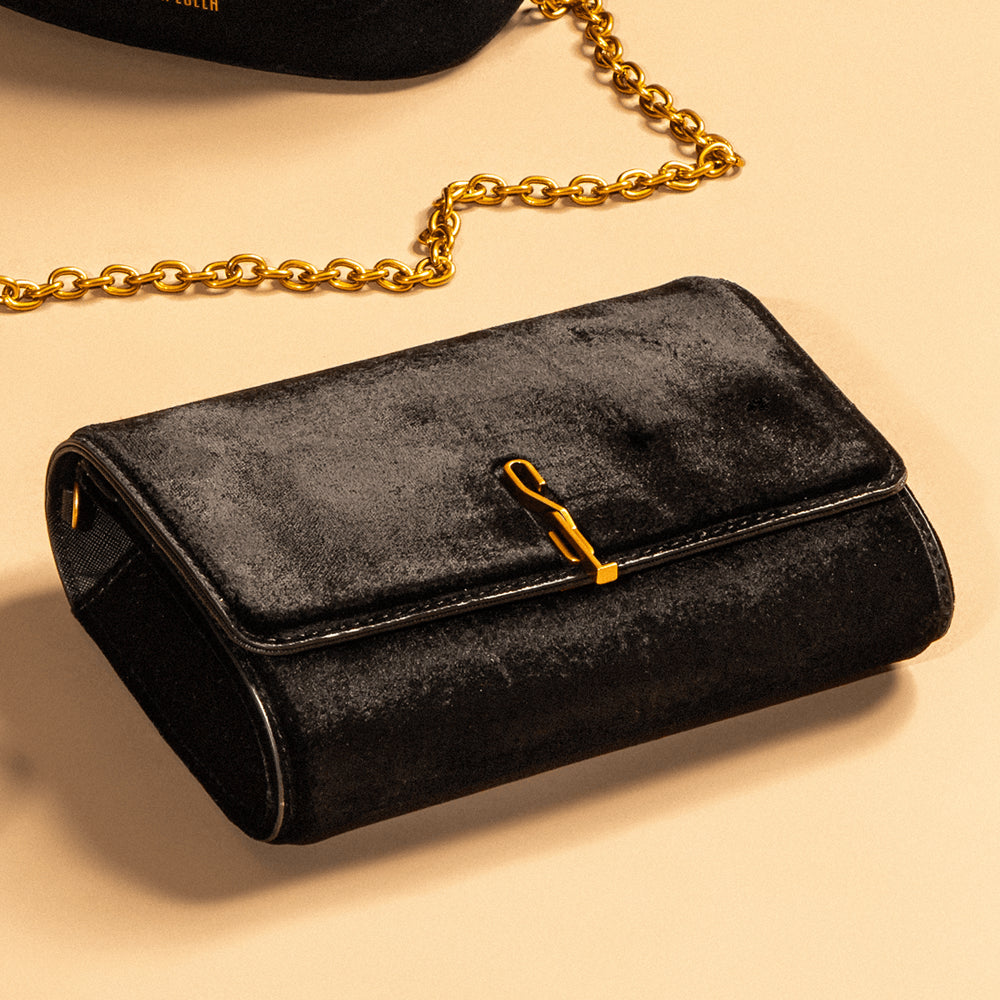 Bolsa Transversal Santa Lolla Preta Corrente Dourada