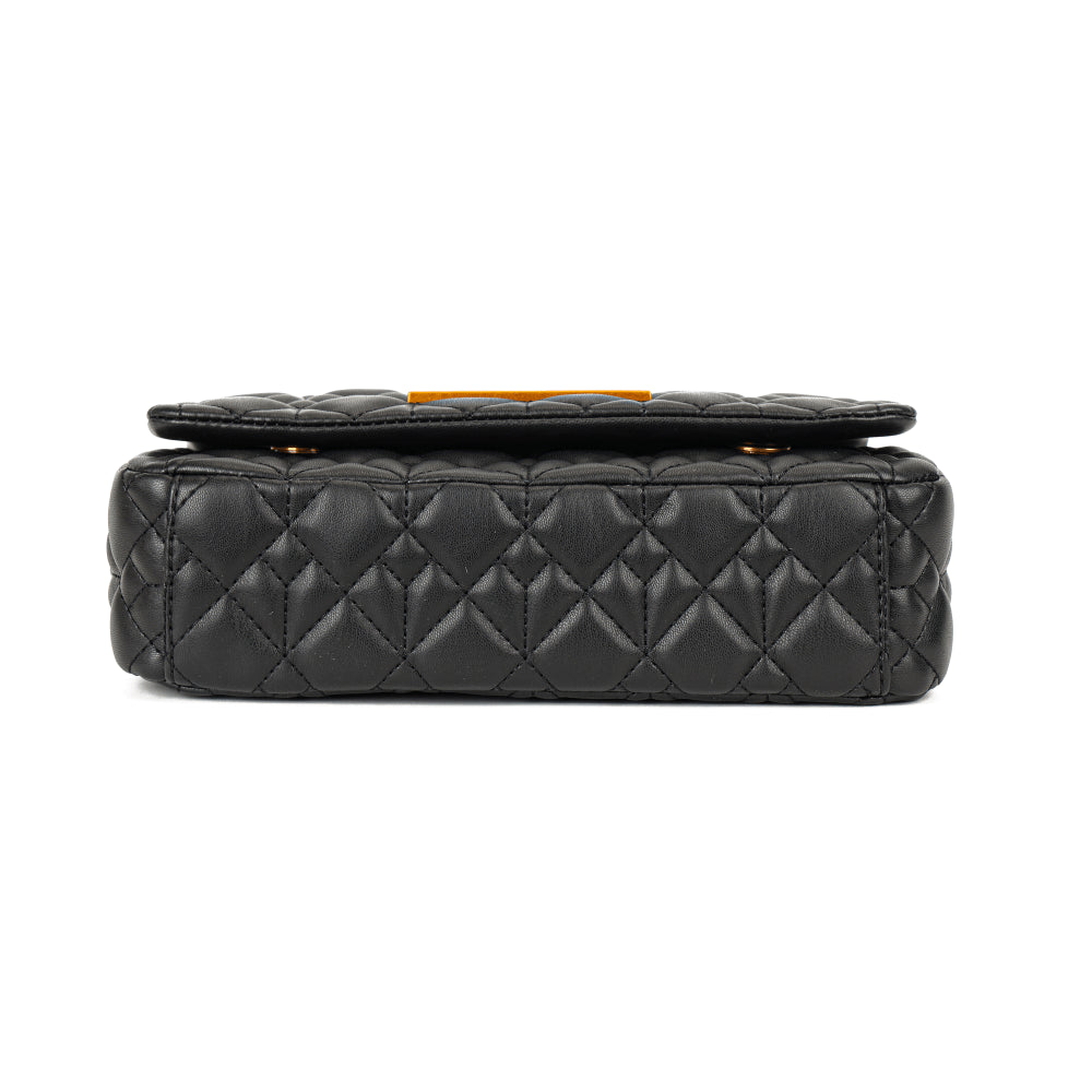 Bolsa Transversal Santa Lolla Preta Corrente Matelassê